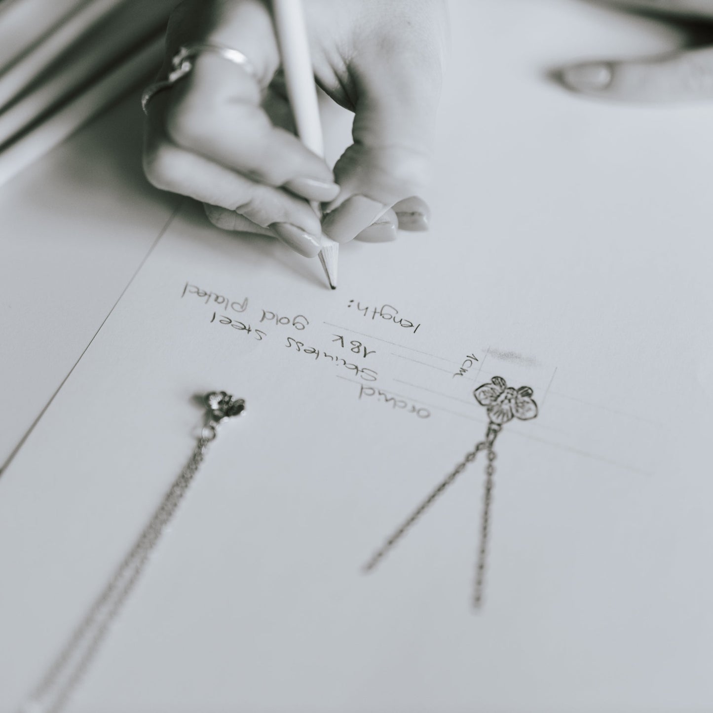 Orchidea Amina Halskette